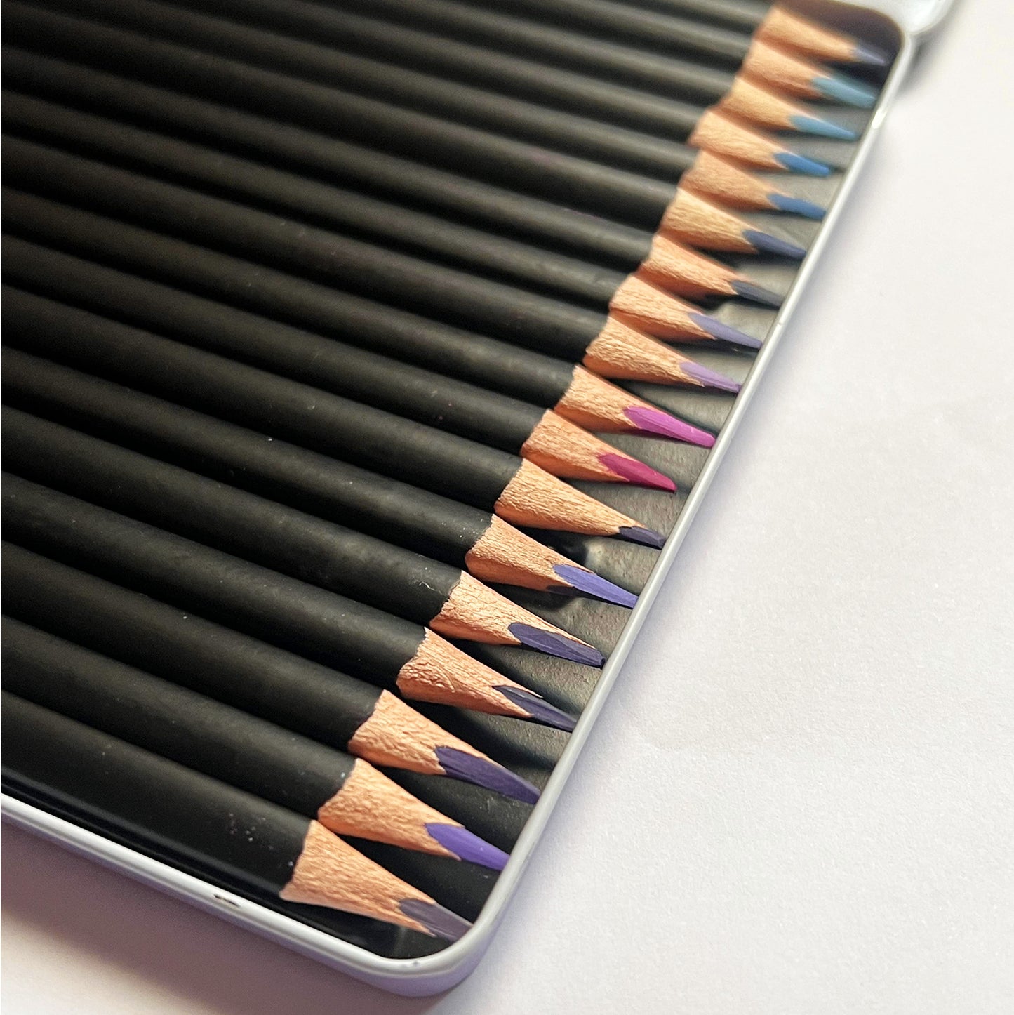 18 Pcs Purple tones Coloured Pencils